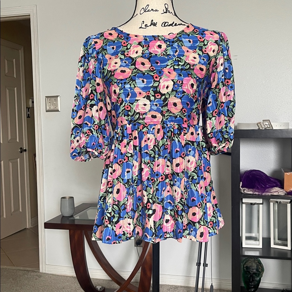 Umgee - This Beautiful Blouse In Blue and Pink floral with Silver Threads